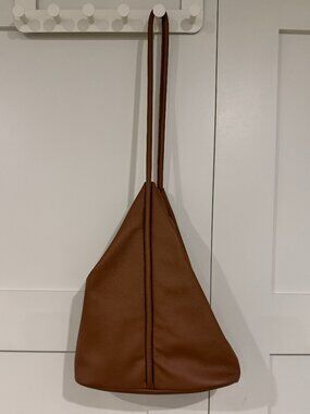 Are Studio leather shoulder bag/hobo